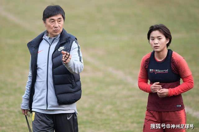 全市场：经纪人抵达尤文酒店与阿图尔会面，尤文只想永久转会出售
